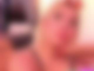 Live cam show with kimberlin-cam - Nipple Piercings on googirlz