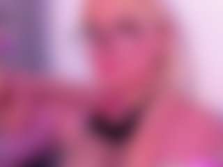 Live cam show with kimberlin-cam - Delicious on CamClone