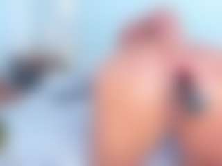 Live cam show with Ximena-Case - Striptease on CamwithHer