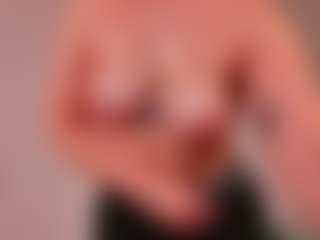 Live cam show with BewitchingEva - Drinking on Hubzter Live