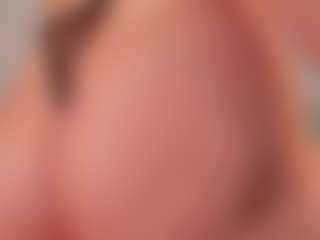 Live-Cam-Show mit BewitchingEva - Striptease auf Camsoda