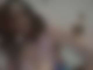 Live cam show with Paradisejas - Implants on AdultVida.com