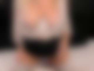 Live cam show with ScarlettMai - Belly on CamClone