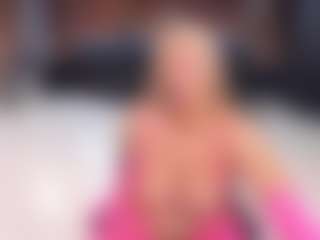 Live cam show with ScarlettMai - Belly on SpankPalCams