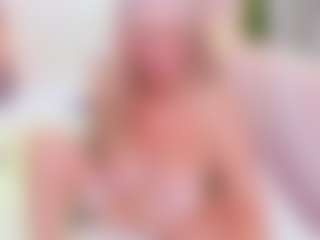 Live cam show with ScarlettMai - Belly on chickslive.net
