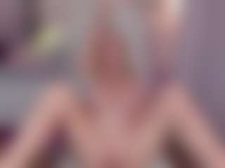 Live cam show with ScarlettMai - Yoga MILF on Camversity