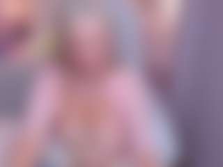 Show live cam dengan ScarlettMai - Yoga MILF di Camsoda