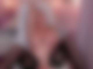 Live cam show with ScarlettMai - Belly on TastyBlacksLive