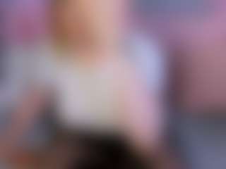 Live cam show with TinaWalked - Living Room on dropp.cam