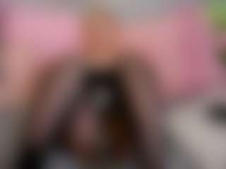 Live-Cam-Show mit TinaWalked - Average auf Camsoda