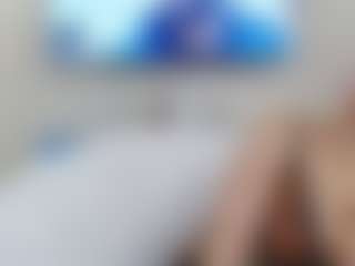 Live cam show with adafontaine18 - Virgin on Fit Hotties