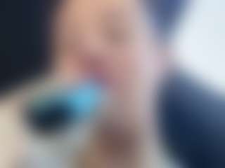 adafontaine18's Live Sex Cam Show