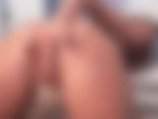 Live cam show with aneelory - Blonde Hair MILF on AdultVida.com