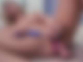 Live cam show with aneelory - Blonde Hair MILF on CamSextacy