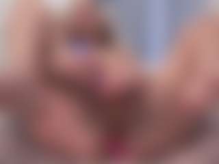 aneelory MILF webcam performer live streaming