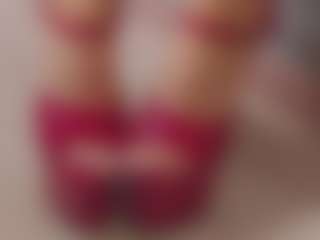 Live cam show with SellaShinee - Highheels on Cam Slut