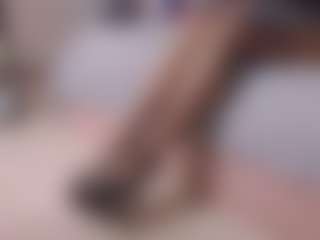 Live cam show with SellaShinee - Latex on CamClone