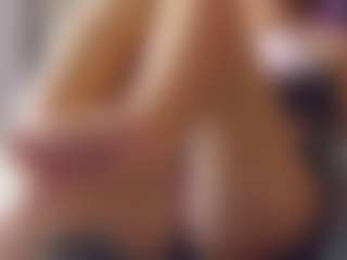 Live cam show with SellaShinee - Interactivetoy on hornycams.live