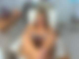 KarenHotMilf's Live Sex Cam Show