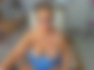 Live cam show with KarenHotMilf - Smoking on Gym Cam Girls