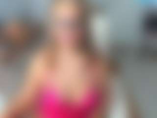 KarenHotMilf MILF webcam performer live streaming