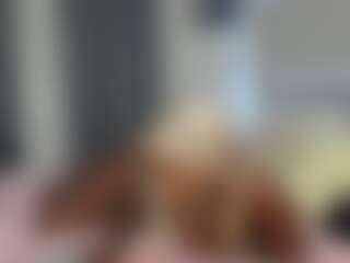 Live cam show with Baby Naomi - Pretty on Gym Cam Girls