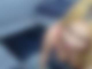 white_doll's Live Sex Cam Show