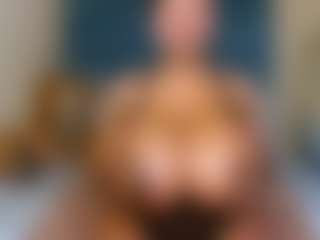 MELONS2001's Live Sex Cam Show