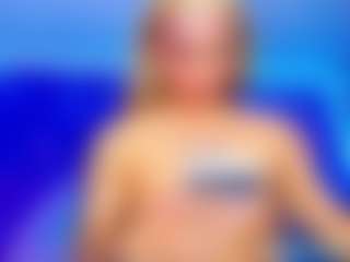Live-Cam-Show mit ThaliaGirl - Nipple Piercings auf Camsoda