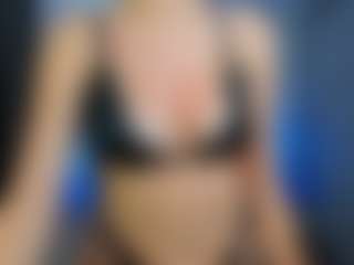 Live cam show with MistressKarla - Bedroom on Dolls Live