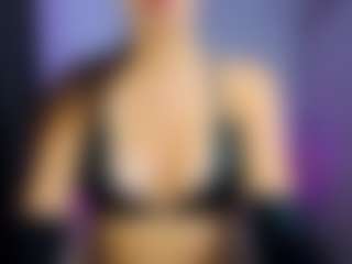 Live cam show with MistressKarla - Green Eyes on friskycurves.com