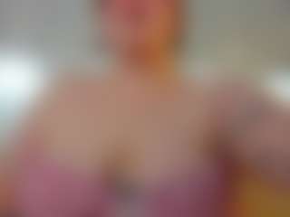 Live cam show with Ruth - Oil on Free Soda