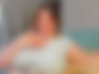 Live cam show with Ruth - Oil on Milfs Live