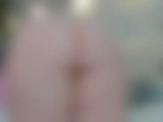 Live cam show with Ruth - Handjob on friskycurves.com