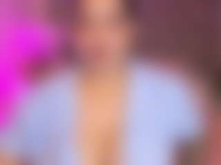 Live cam show with MiahJoness1 - Oil on CamSextacy