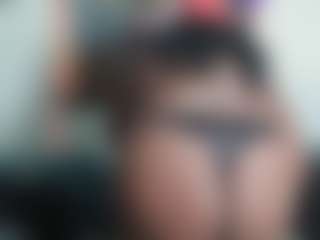 Live cam show with Livvy Kinka - Belly on Camsoda