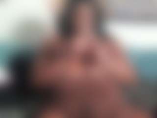 Live cam show with Livvy Kinka - Belly on Gym Cam Girls