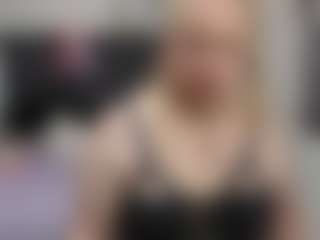 Live cam show with emperatrizmessy - Blonde Hair MILF on CamSodaAdn