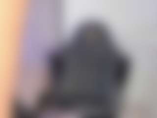 Live cam show with Julianna-Smith - Small Tits on live18s.com