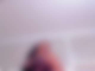 Live cam show with Julianna-Smith - Bikini on Camsoda