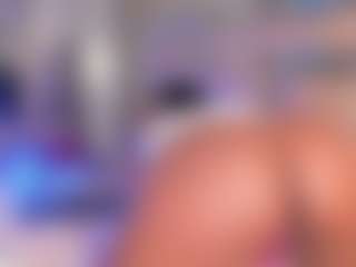 Live cam show with Julianna-Smith - Brown Eyes Ebony on Camsoda | colombia