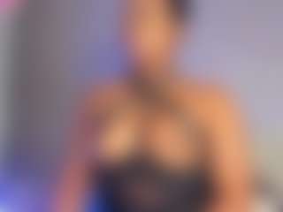 Live cam show with Julianna-Smith - Ebony Teen (18+) on Dolls Live