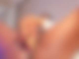Live cam show with Julianna-Smith - Small Ass on Milfs Live