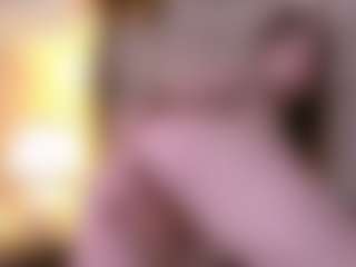 Live cam show with Serena - Latina on Camsoda
