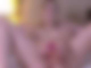 Live cam show with Serena - Camel Toe on sexylive.show