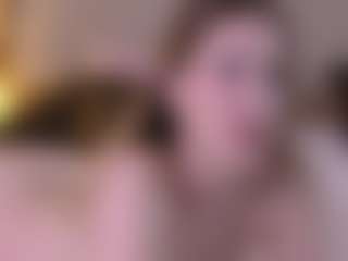 Live cam show with Serena - Bedroom Red Hair on Dare Cams