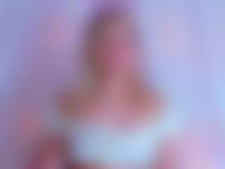 Live cam show with Miilla-Cooper - Sugarbaby on Camsoda.co