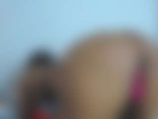 Live cam show with Francihot4 - Double Penetration on SpankPalCams