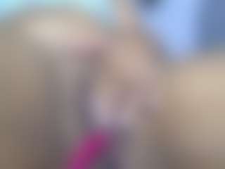 Live cam show with Francihot4 - Hairy Pussy on slutload