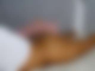 Live cam show with Francihot4 - Gagging on Big Tits